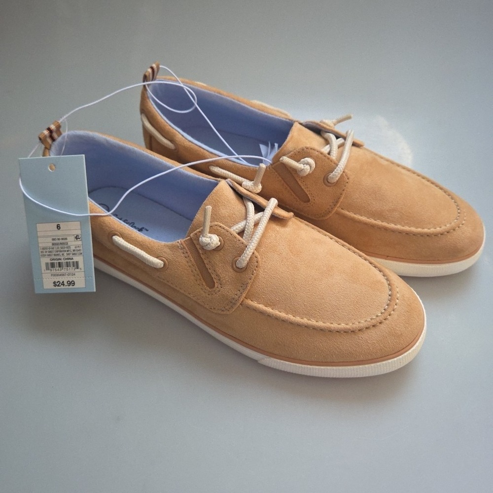 Cat & Jack Reece Boat Shoes size 6 - Beige - NEW